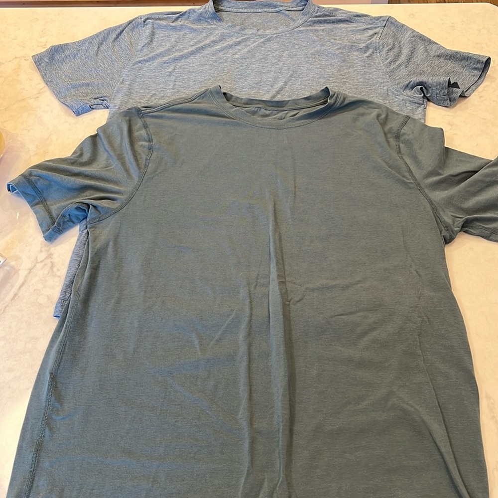 Vuori 2 tee shirts